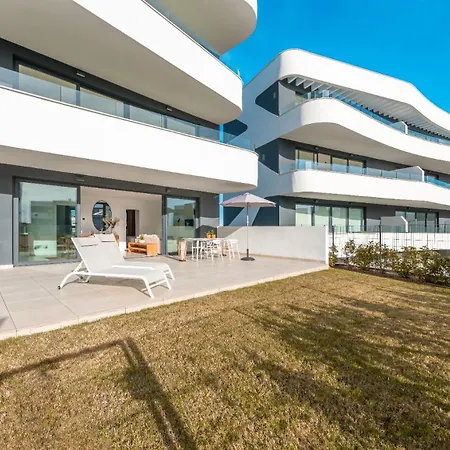 Higueron West Collection - The Poolside Garden By Hwpc Apartment *